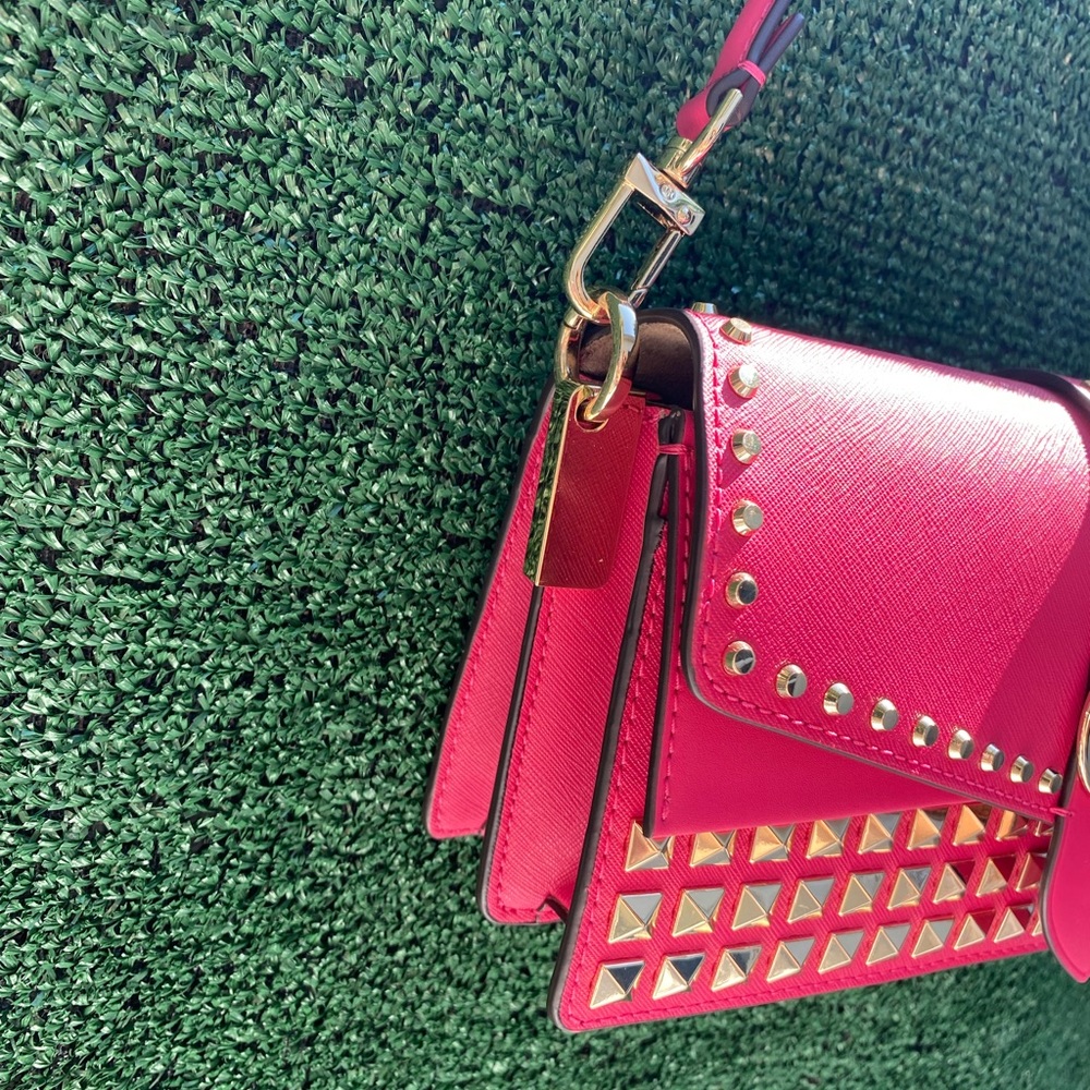 Michael Kors Greenwich Studded Leather convertable bag - Picture 3 of 11